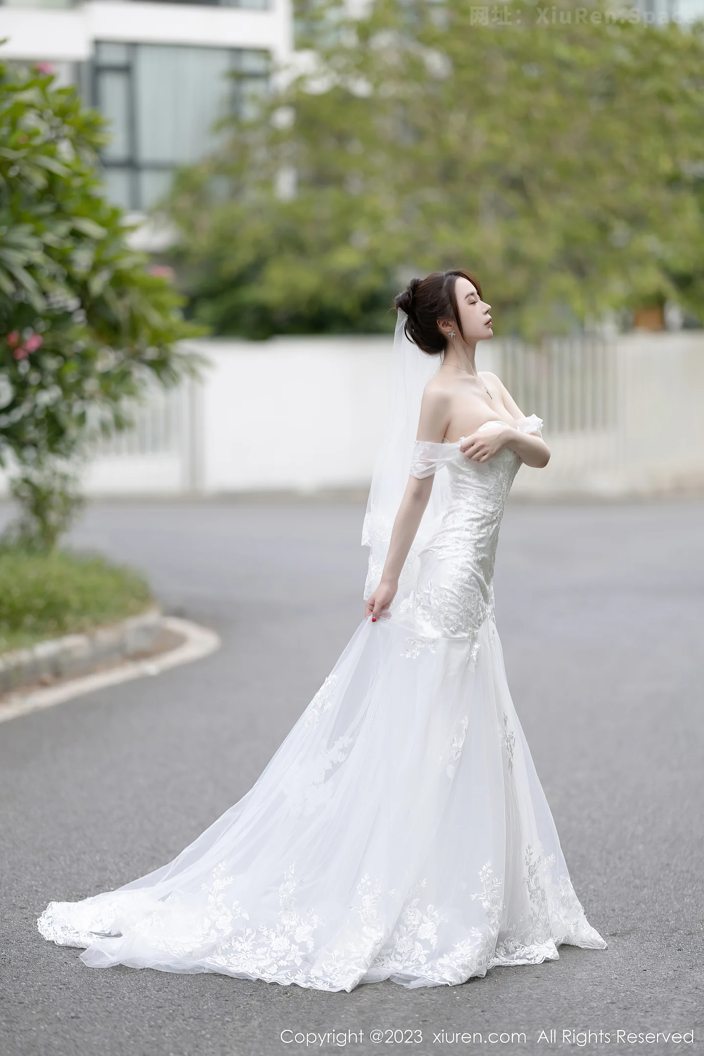 图片[5]-[XiuRen秀人网]VOL.7310 模特梦心玥安吉旅拍性感白色婚纱服饰半脱秀曼妙身姿诱惑写真83P-秀人网官方网站